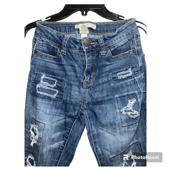 Mudd Skinny Blue Jean with rips - Picture 2 of 3